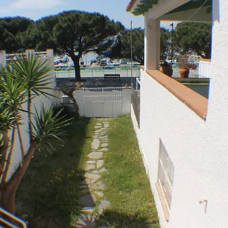 Agi Port De Apartment Roses